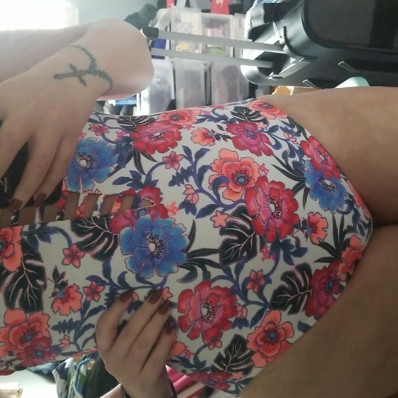 Time and Tru Swimsuit - Picture 7 of 9